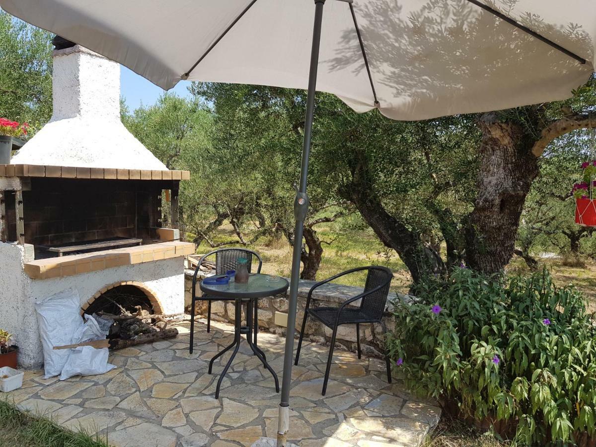 Villa Zoi Méson Yerakaríon Exterior photo